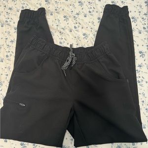 Jaanuu black skinny joggers scrub pants size: small